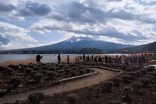 屡失良机！拉菲尼亚数据：4射3正，2次错失绝佳机会2次关键传球